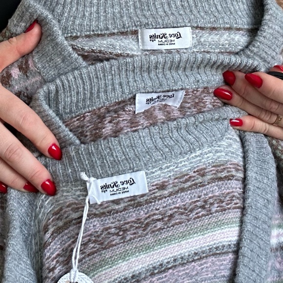 Fair Isle V-Neck Crop Cardigan - Picture 8 of 8